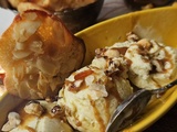 Glace à la vanille nappée d’amlou aux noisettes