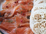 Gravlax de Saumon : Un Apéritif Festif et Raffiné