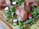 Pinsa Romana au jambon de Parme & légumes croquants : un voyage en Italie à deux