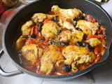 Poulet Fondant aux Poivrons Rôtis, Tomates et Olives Noires