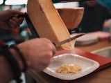 Raclette en toute saison : comment la réinventer du printemps à l'hiver