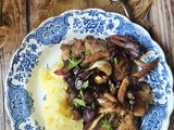 Ris de veau aux pleurotes, confit d’oignons rouges et purée maison