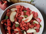 Salade de fruits fraîcheur à la pêche, menthe sauvage et pastèque