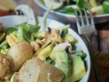 Salade gourmande aux noix de Saint-Jacques, avocat et pomme : un délice automnal