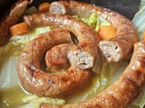 Saucisse de canard grillée & chou chinois braisé aux carottes