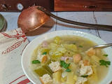 Soupe Campagnarde de Grand-Mère : Poireaux, Pommes de Terre et Lard au Coin du Feu