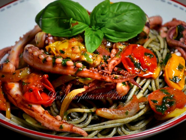 Spaghettis à l'encre de seiche, légumes rôtis - Stephatable