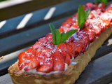 Tarte aux fraises sur crème chiboust au chocolat blanc