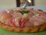 Tarte aux Nectarines et Gelée Verveine-Menthe : l’élégance fruitée de l’été