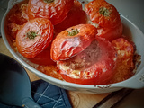 Tomates farcies sur lit de riz