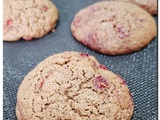 Cookies moelleux au cacao et framboises