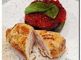 Filet de poulet roulé au bacon et à la mozzarella, servi avec un tian de légumes fondants