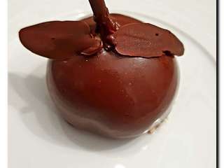 Pomme d'amour chocolat vanille et insert framboise