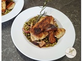 Suprême de poulet aux petits pois accompagné de cèpes