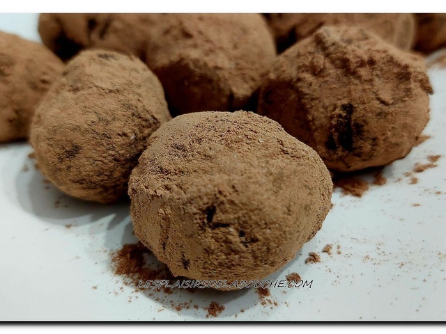 Bouchées de pâte d'amande au chocolat facile et rapide : découvrez les  recettes de Cuisine Actuelle