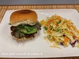 Cheeseburgers façon sloppy joe et salade de chou et carottes