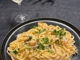 Linguines aux crevettes et champignons nappées d'une sauce à la crème au parmesan à l'ail