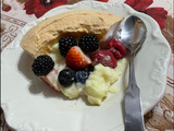 Pavlova aux fruits frais avec crème pâtissière