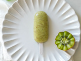 Bâtonnets glacés au yaourt grec, kiwi et basilic