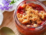 Crumble fraise rhubarbe (amandes & flocons d’avoine)