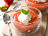 Gaspacho aux tomates, fraises & basilic