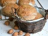 Petits pains complets aux noix, figues et graines de lin { sans map }