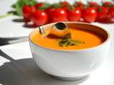 Soupe froide de tomates au pesto de basilic