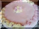 Gâteau rose-papillon