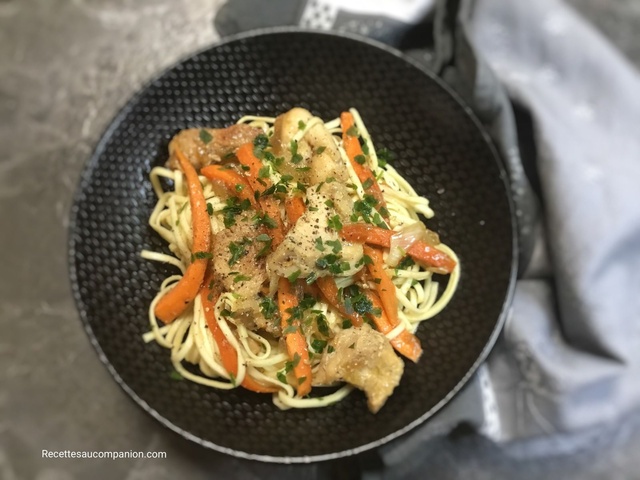 Nouilles sautées poulet champignons romanesco - la cerise sur le