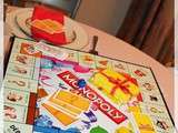 Décoration de table monopoly pour le reveillon de Noël