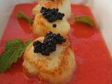 Saint Jacques au caviar et sa fraise acidulée