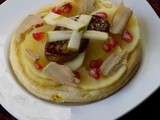 Tartelette aux 2 pommes, foie gras poêlé et grenade