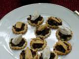 Tartelettes fines aux champignons, foie gras ou quenelle de chèvre