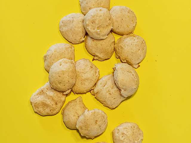 Biscuits apéritif aux cacahouètes et au maïs (sans gluten et sans beurre) -  Un déjeuner de soleil