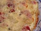 Pizza blanche crème Reblochon jambon emmental poivre noir