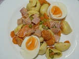 Salade de pâtes au jambon, œufs et carottes
