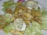 Salade de pommes caramélisées au miel, au chèvre et aux pignons de pin