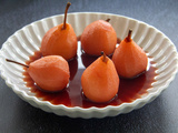 Poires au sirop d’hibiscus et épices