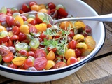 Salade de tomates cerise rouges, jaunes, noires ️💛🖤 et raisin blanc… du jardin