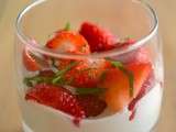 Verrine de fraises au mascarpone, balsamique, menthe et basilic