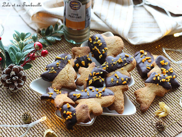 Sablés aux épices de Noël et chocolat - Amandine Cooking