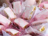 Pavés Sablés à la Fraise et Fondant Pâtissier