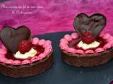 Saint-Valentin : Tartelettes choco, ganache chocolat blanc et coulis de framboises {avec Prêtàgarnir !}