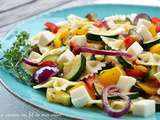 Salade de pâtes farfalle aux légumes grillés, thym et mozzarella