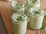 Soupe froide de concombre au yaourt & à la ciboulette