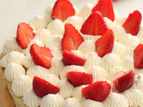 Tarte aux fraises sur biscuit madeleine et ganache montée à la vanille