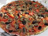 Pizza sans gluten aux champignons, poivron, olives et anchois