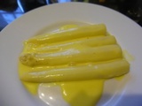 Pointe d'asperge blanche sauce Hollandaise