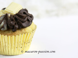Cupcakes chocolat blanc, chocolat noir et tofu soyeux