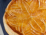 Galette des rois - frangipane et poires pôchées au fruit de la passion